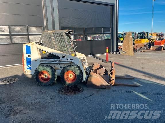 Bobcat 743 Kompaktrakodók