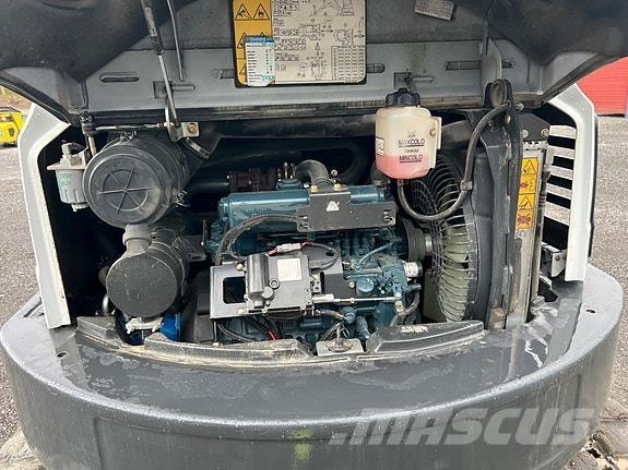 Bobcat E55 Lánctalpas kotrók