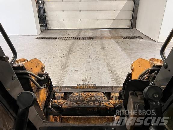 CASE 430 Kompaktrakodók