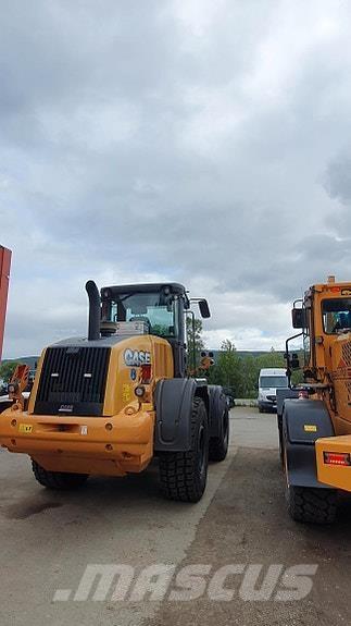 CASE 621F Gumikerekes homlokrakodók