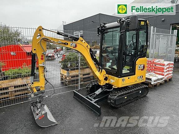 CAT 301.8 Mini kotrók < 7t