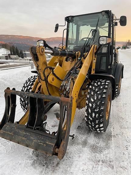 CAT 906hl Gumikerekes homlokrakodók