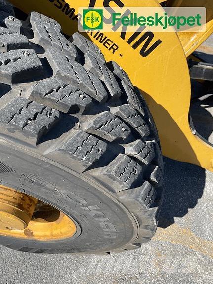 CAT 906hl Gumikerekes homlokrakodók