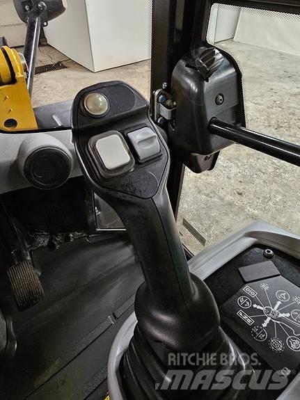 CAT 908M Gumikerekes homlokrakodók