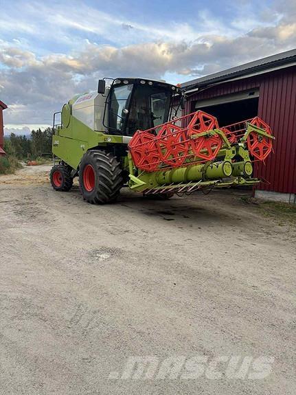 CLAAS Avero 240 Kombájnok