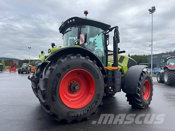CLAAS Axion 870 Traktorok