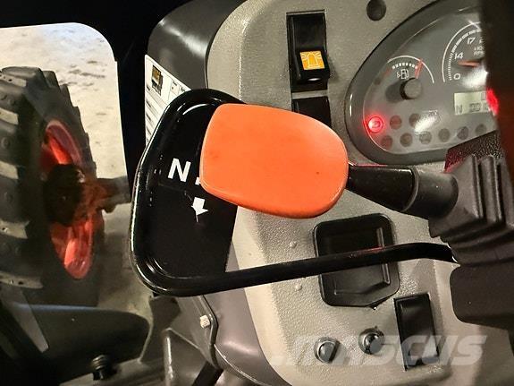 CLAAS Elios 220 Traktorok