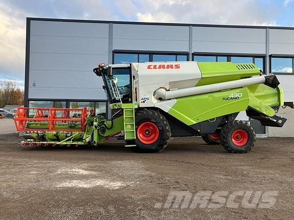 CLAAS Tucano 430 Kombájnok