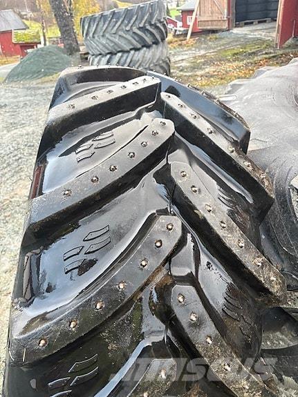  Dekk med felg Traktorok