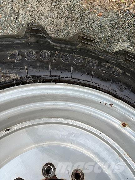  Dekk med felg Traktorok