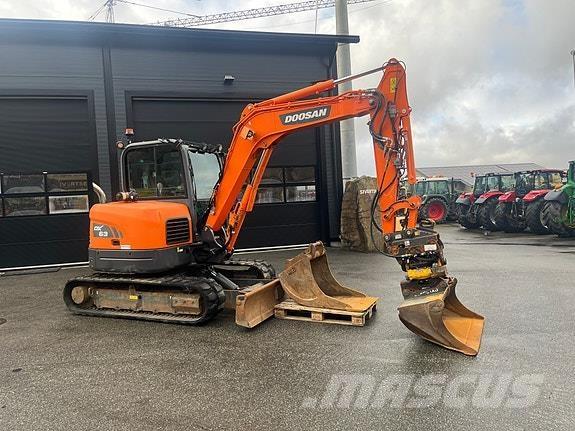 Doosan DX63-3 Mini kotrók < 7t