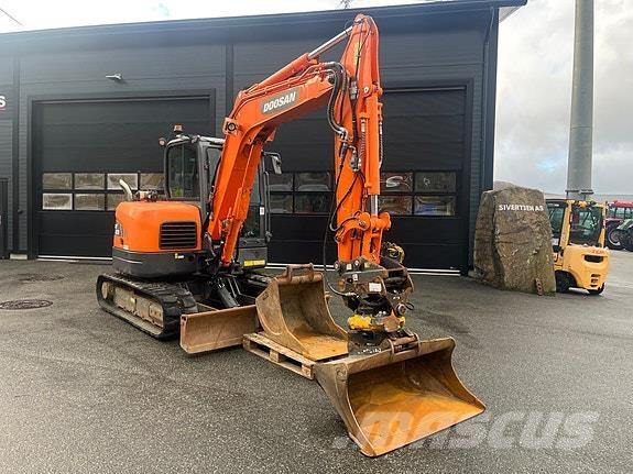 Doosan DX63-3 Mini kotrók < 7t