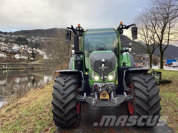 Fendt 724 VARIO Traktorok