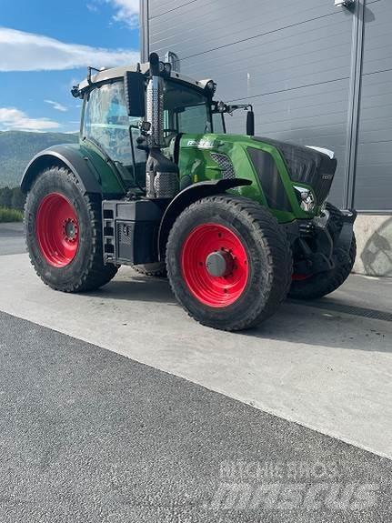 Fendt 828 Vario Traktorok