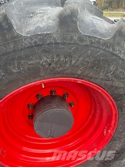 Fendt 828 Vario Traktorok