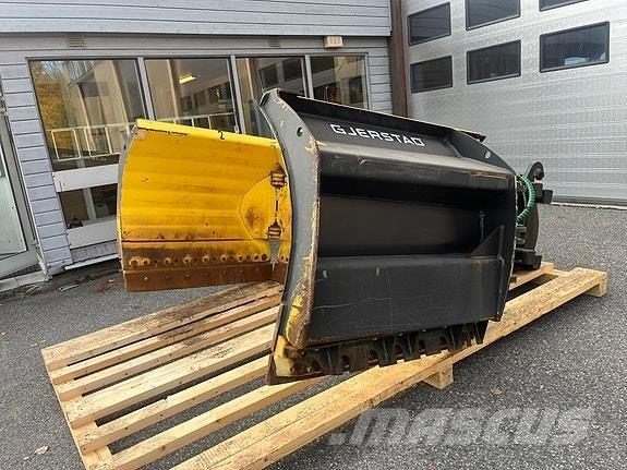 Gjerstad 420 GSV3 Hóeltakarítók