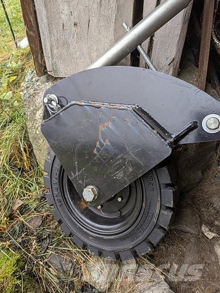 Globus 255 GTF Hómarók