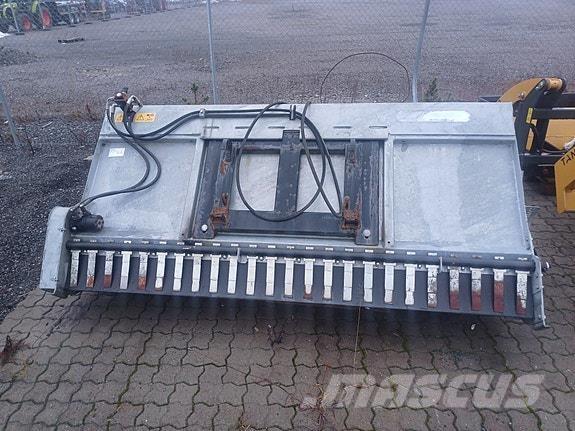 Globus GSK 1600 Homok és Sószórók