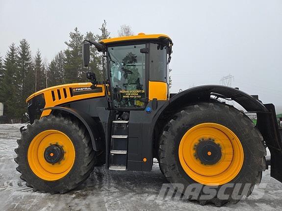 JCB Fastrac 8330 Traktorok