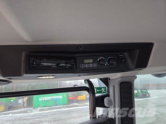 JCB Fastrac 8330 Traktorok