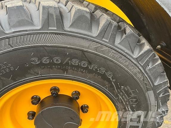 JCB TM220 Gumikerekes homlokrakodók