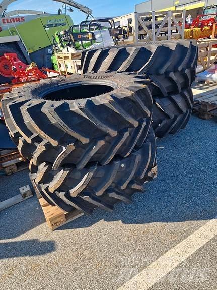 John Deere  Traktorok