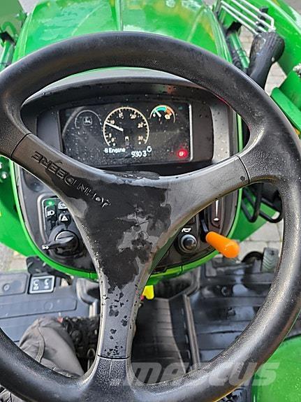 John Deere 3038E Traktorok