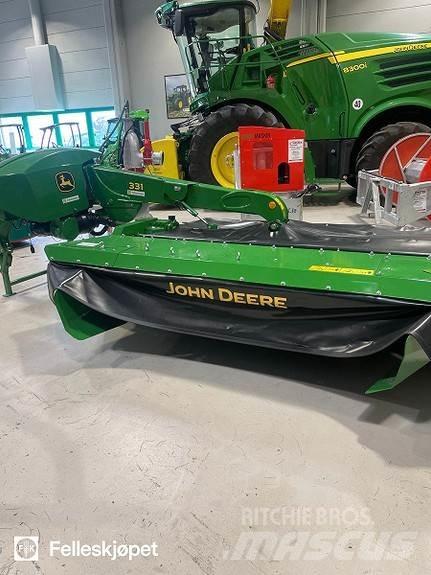 John Deere 331C Kaszák
