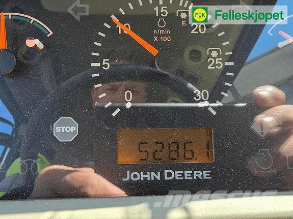 John Deere 4720 Traktorok