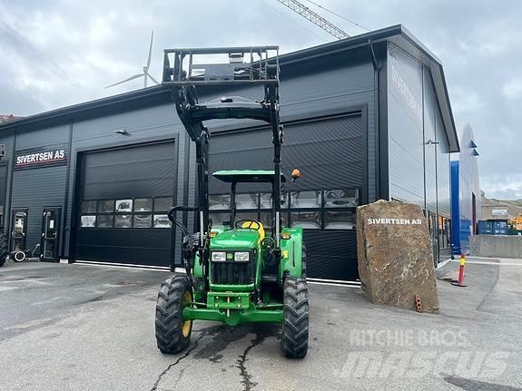 John Deere 5055E Traktorok