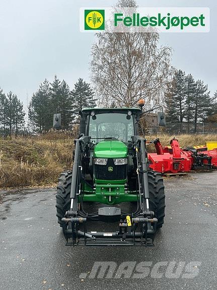 John Deere 5067E Traktorok