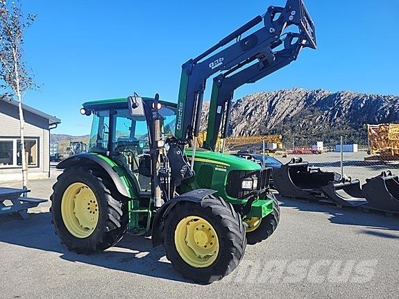 John Deere 5100 R Traktorok