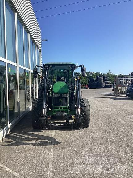 John Deere 5100M Traktorok