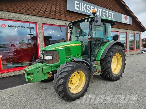 John Deere 5820 Traktorok