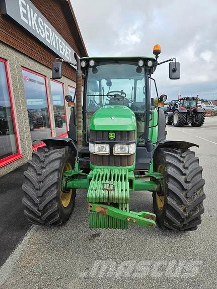John Deere 5820 Traktorok