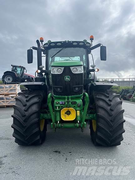 John Deere 6215R Traktorok