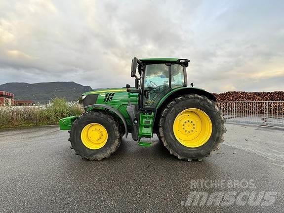 John Deere 6215R Traktorok