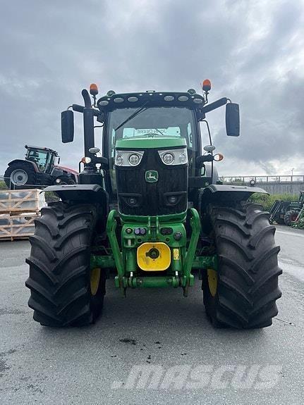 John Deere 6215R Traktorok