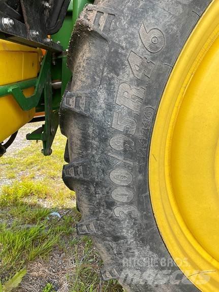 John Deere 740i Önjáró trágyaszórók