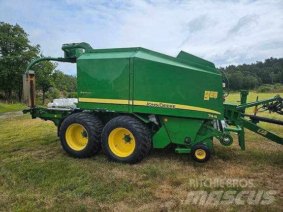 John Deere 744 Körbálázók