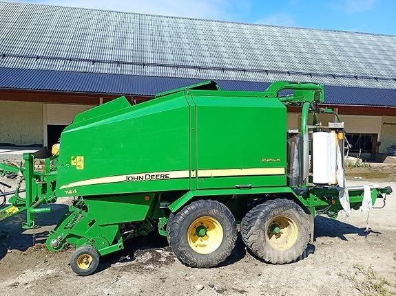 John Deere 744 Körbálázók