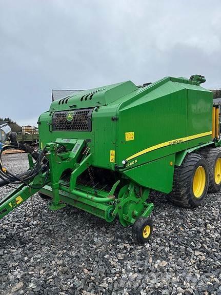 John Deere C440R Körbálázók