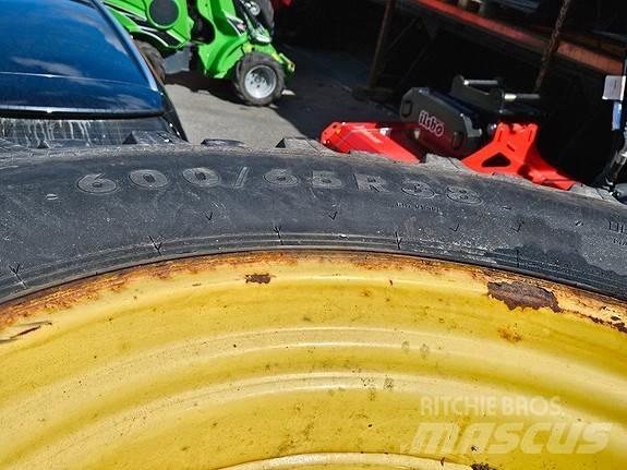 John Deere NOKIAN Traktorok