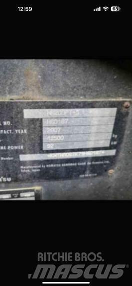 Komatsu WA200 PT Gumikerekes homlokrakodók