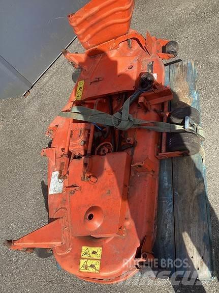 Kubota B2100 Traktorok