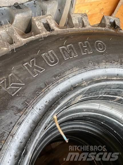 Kumho 10.00-20 Gumiabroncsok, kerekek és felnik