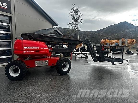 Manitou 160 Atj + 3 Egyéb felvonók és állványok