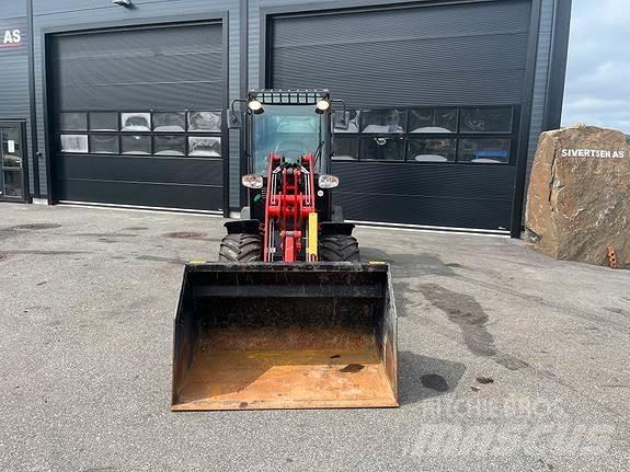 Manitou MLA5-50H Gumikerekes homlokrakodók