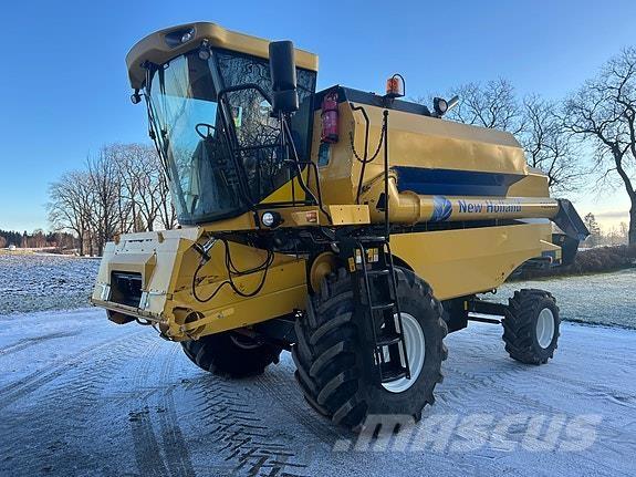 New Holland TC5050 Kombájnok