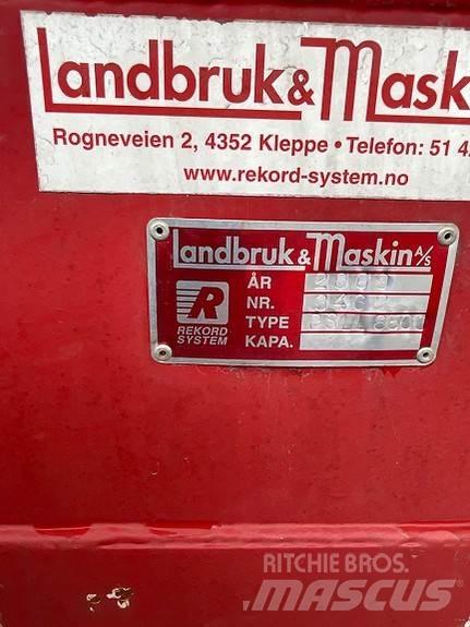 Rekord 8500 Trágyaszóró